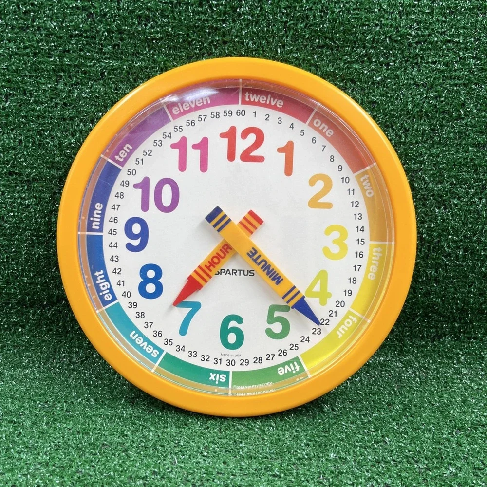 Vintage 1986 Spartus Corporation Quartz Crayon Learning Clock Model 5531 See Des